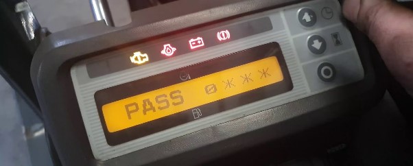 How to Reset a Hyster Forklift Warning Light