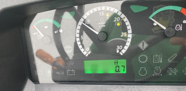 What do the John Deere 5085e Warning Lights Mean